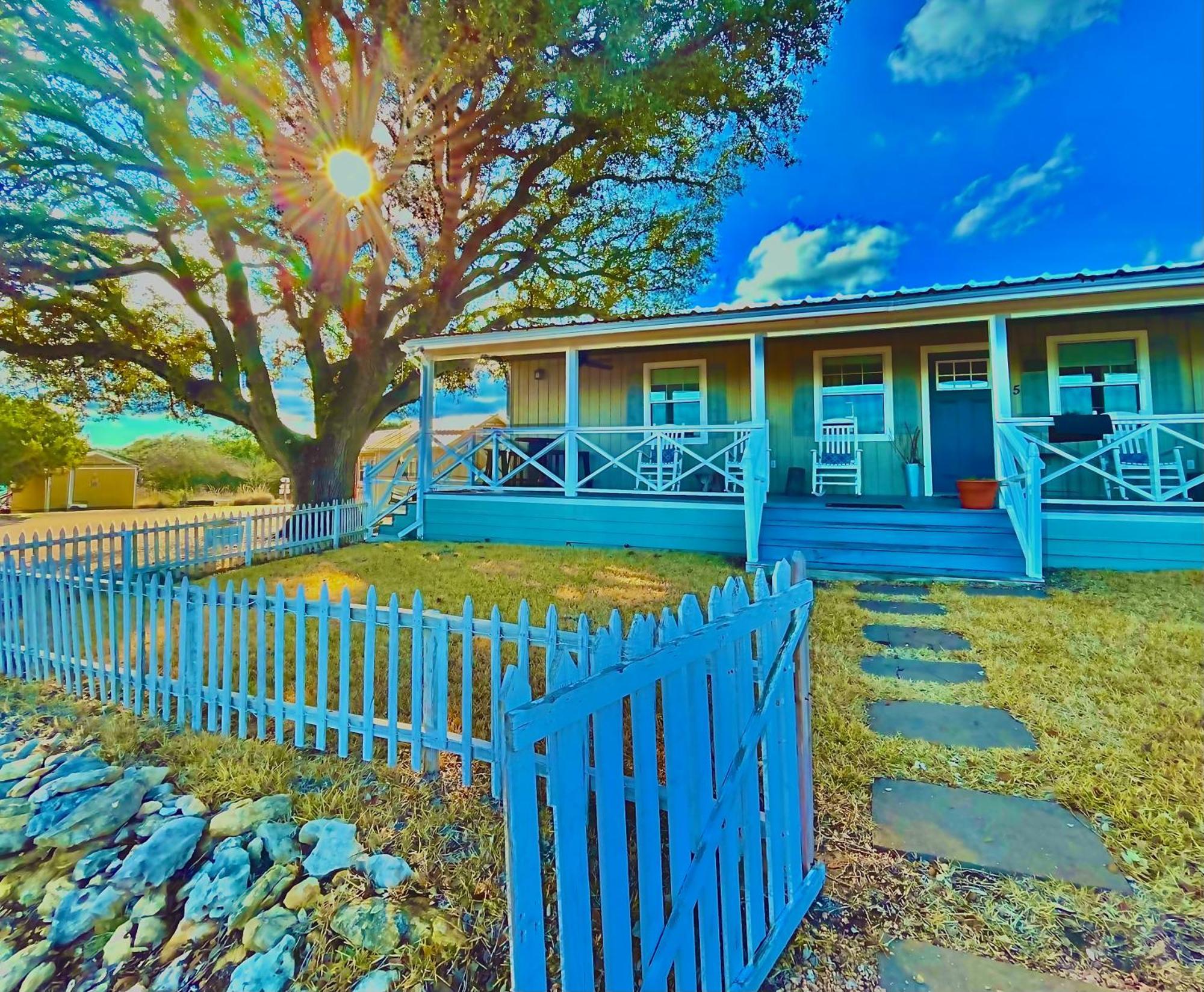 Hotel The Alexander At Creek Road Dripping Springs Esterno foto
