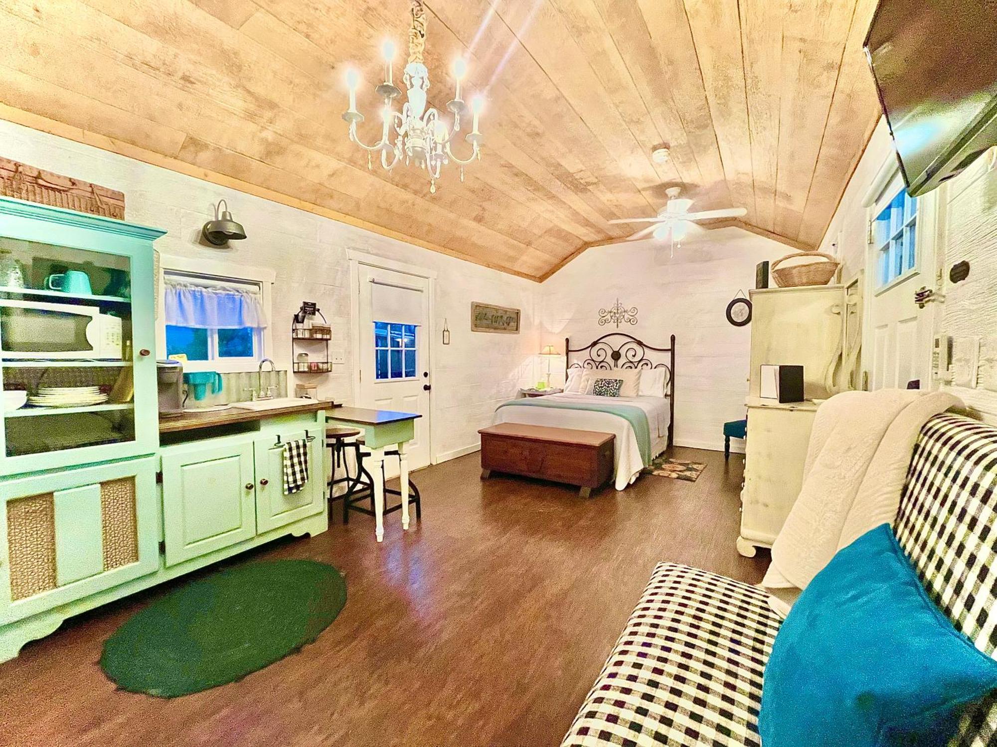 Hotel The Alexander At Creek Road Dripping Springs Esterno foto