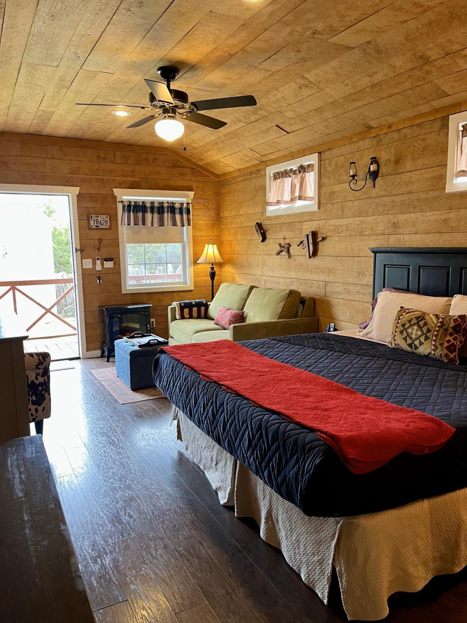 Hotel The Alexander At Creek Road Dripping Springs Esterno foto